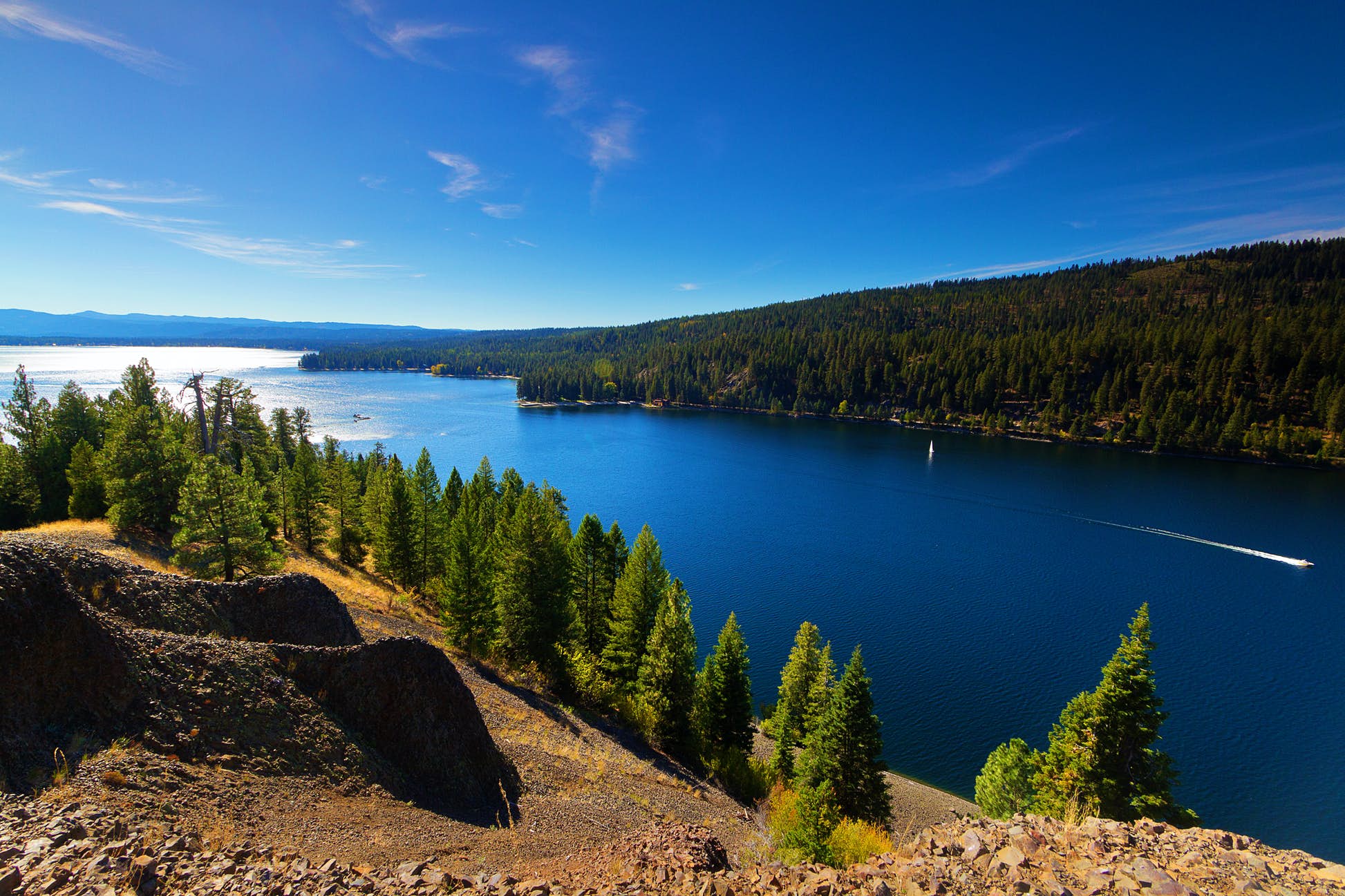 Explore the shores of Lake Payette, McCall © Anna Gorin / Getty Images