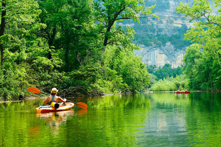 Kayakers and canoers on the Buffalo National River in Arkansas © Wesley Hitt / Getty Images
