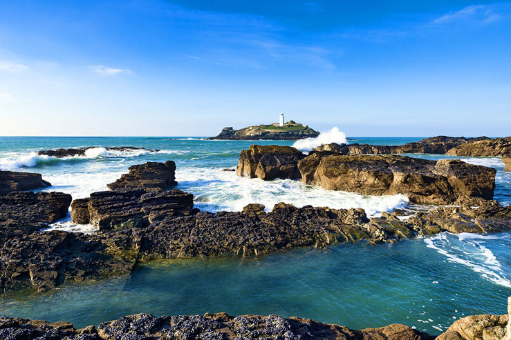 Godrevy lighthouse, said to be an inspiration to writer Virginia Woolfe © James Pearce / Shutterstock