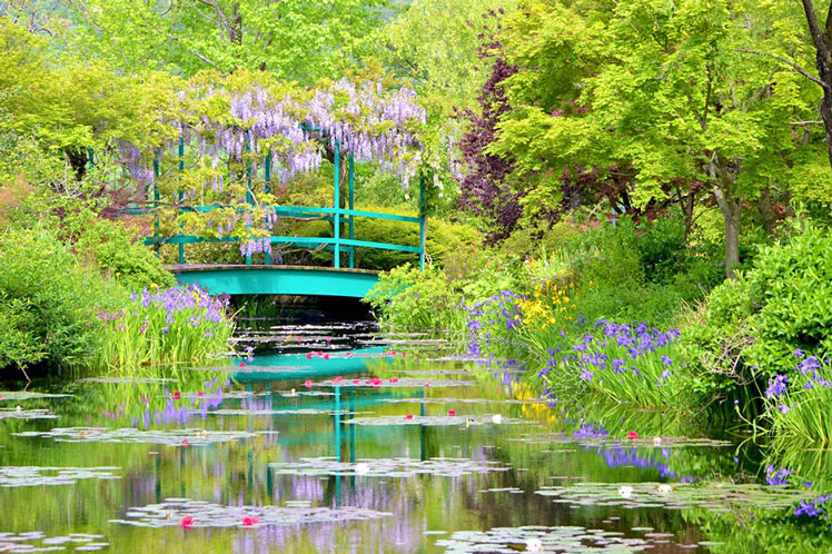 The splendid gardens of Monet’s Garden Marmottan in nearby Kitagawa bring the artist’s paintings to life © Japan National Tourism Organization