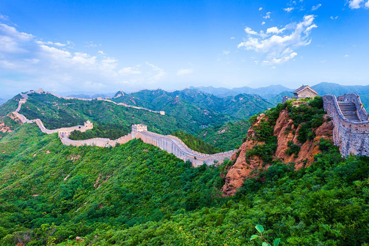 The Wall is one of the most recognisable landmarks in the world yet is often misunderstood © zhu difeng / Shutterstock