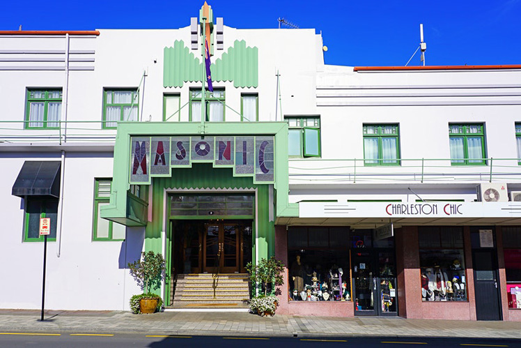 The landmark Masonic Hotel building in Napier, considered the art deco capital of the world © EQRoy / Shutterstock
