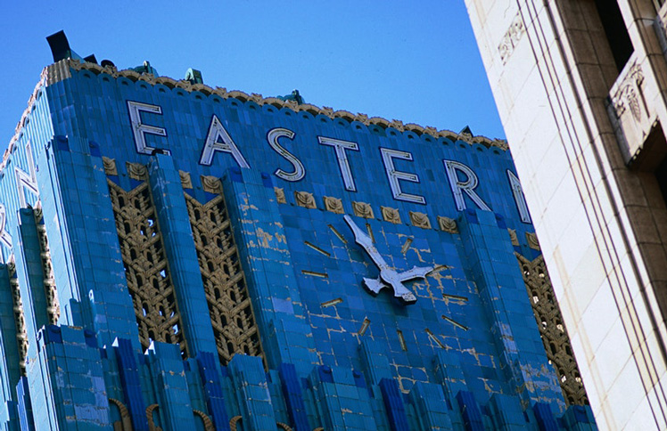Facade of the Eastern Columbia Building in LA Built by Claud Beelman in 1930, the construction took only 9 months. ©Ray Laskowitz/Lonely Planet