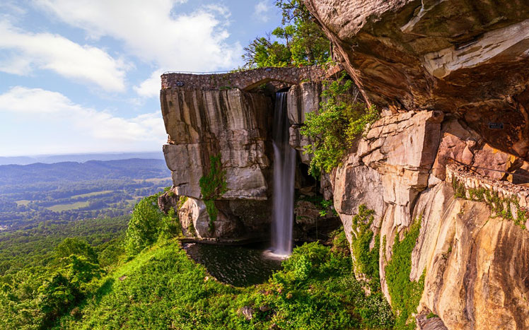 Lover's Leap Waterfall, Lookout Mountain ©joe daniel price/Getty Images