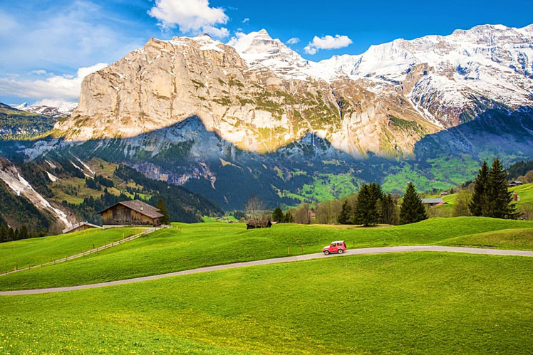 Go from cute towns to green meadows and mountaintops in a morning's drive Switzerland © ake1150sb / Getty Images