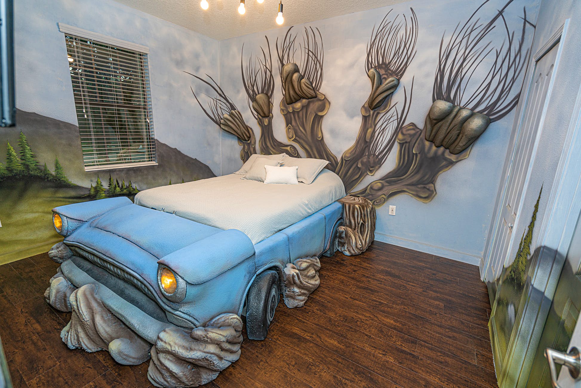 Guests can sleep in Arthur Weasley's flying Ford Anglia © Loma Homes