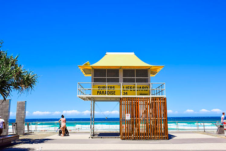 The Gold Coast is dotted with surf towns © Emma Shaw / Lonely Planet