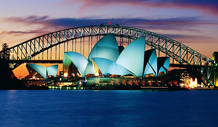 Sydney is Australia's biggest and brightest city © placestoseeinsydney01 / Budget Travel