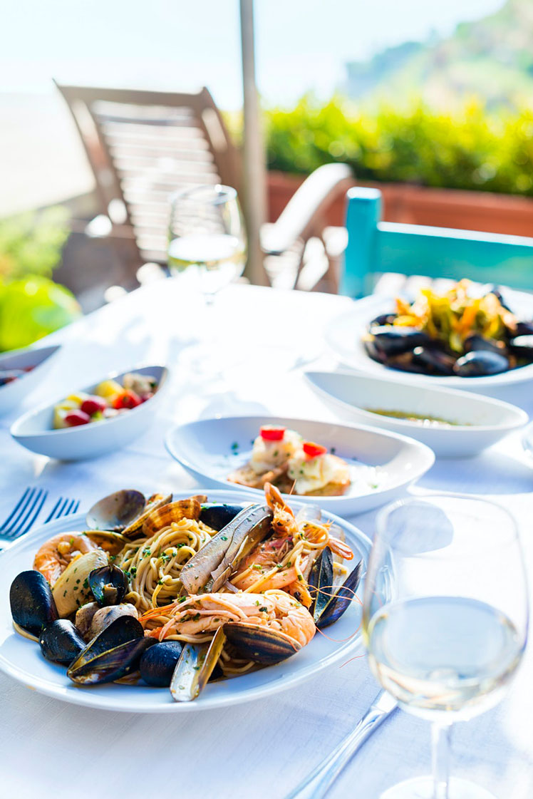 Seafood Spaghetti at Trattoria Del Billy in Manarola © Justin Foulkes / Lonely Planet