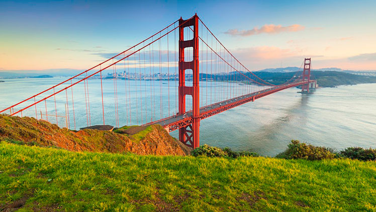Golden Gate Bridge is best seen from the Marin Headlands © somchaij/Getty Images