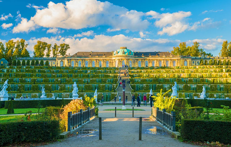 Marvel at the grandeur of Schloss Sanssouci on a day trip from Berlin © Mike Mareen / Shutterstock