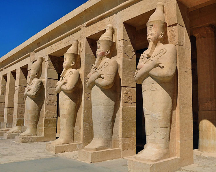 Mortuary temple of Queen Hatshepsut at Deir el-Bahri, Luxor, Egypt © Michelle McMahon/Getty Images