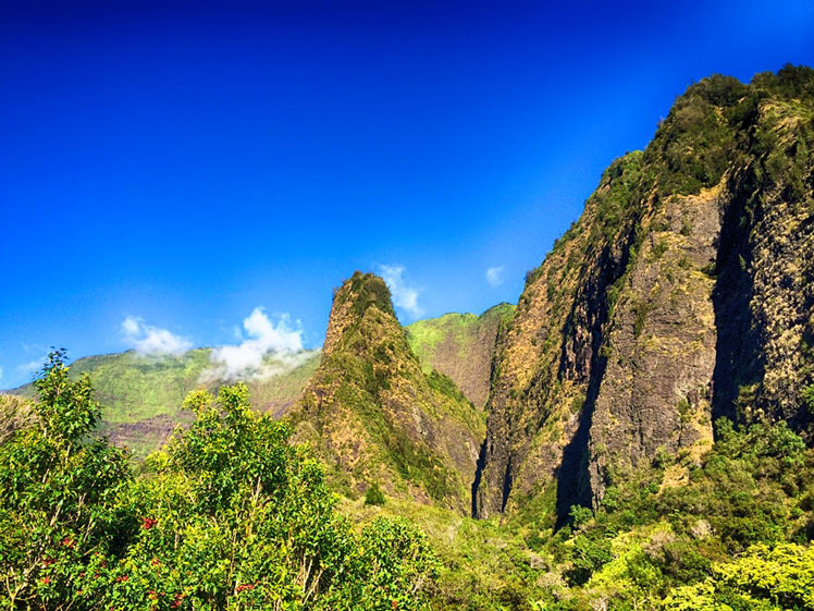 It was once forbidden for commoners to visit the ʻIao Valley © Kaisao / Shutterstock